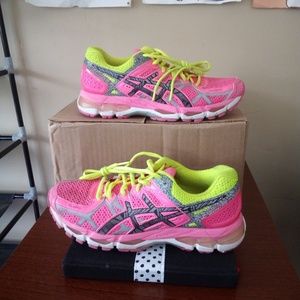 Asics shoes size 8.5 us 40 Europe